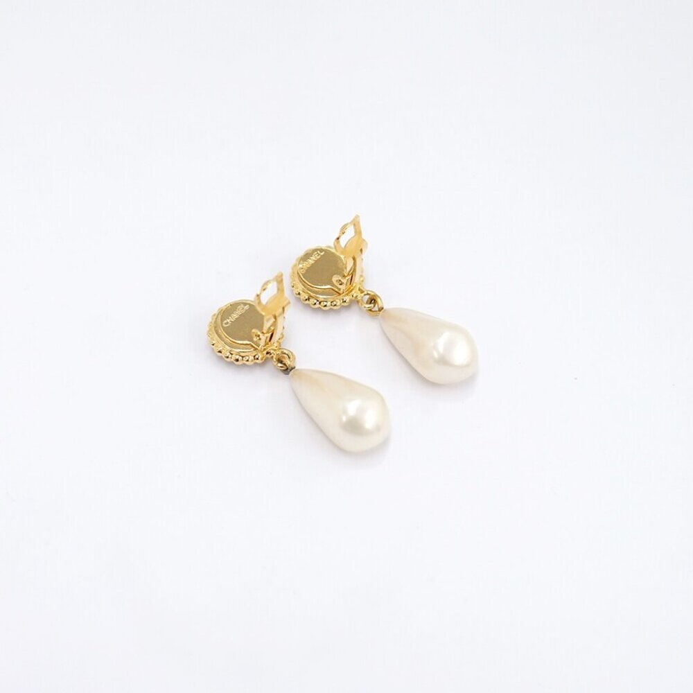 CHANEL Pearl Drop Clover Clip-On Earrings Gold Tone Auth w/Box #3165 - Picture 4 of 6